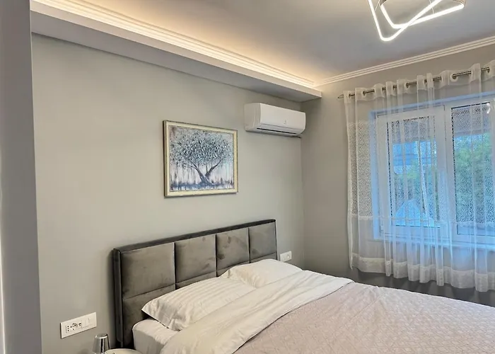 Enia's Center - 30 Meters From Skanderbeg Square * Tirana