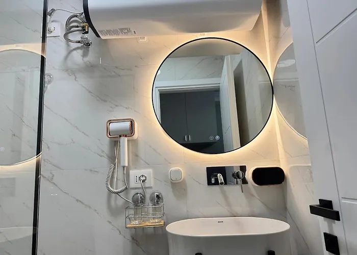 Enia's Center - 30 Meters From Skanderbeg Square * تيرانا